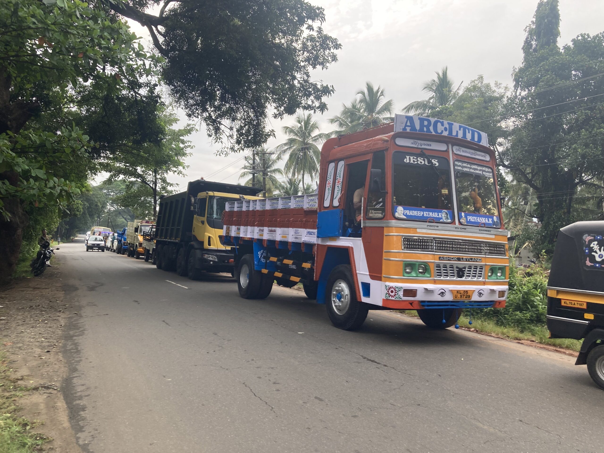 traffic block created by kerala motor vehicles department in state highway 27