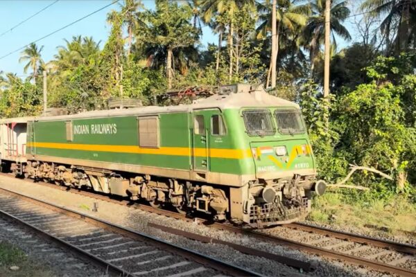 WAG-9HC with Green BTPN Oil Tanker Wagons | Indian Railways oil tanker train WAG-9HC with Green BTPN Oil Tanker Wagons | Indian Railways oil tanker train