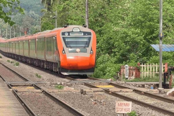 Bengaluru–Ernakulam Vande Bharat Express